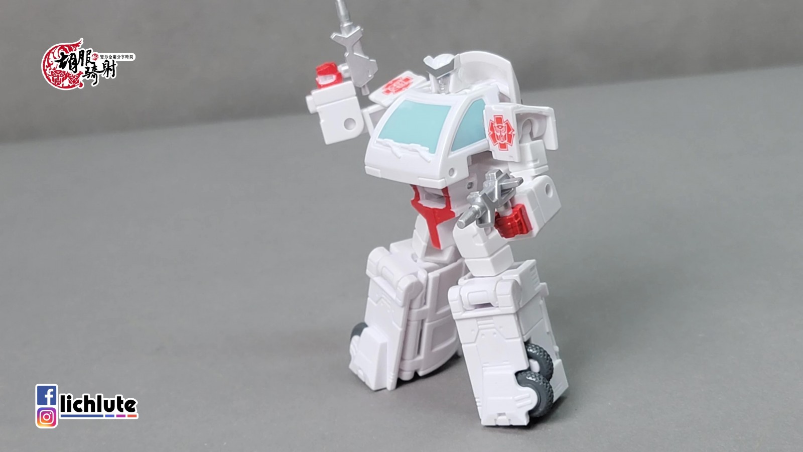 Transformers News: Studio Series 86 Core Ratchet Comes with his Death Scene Backdrop
