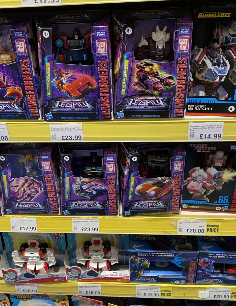 Transformers News: Legacy Wave 3 Deluxes and Voyagers Found in UK