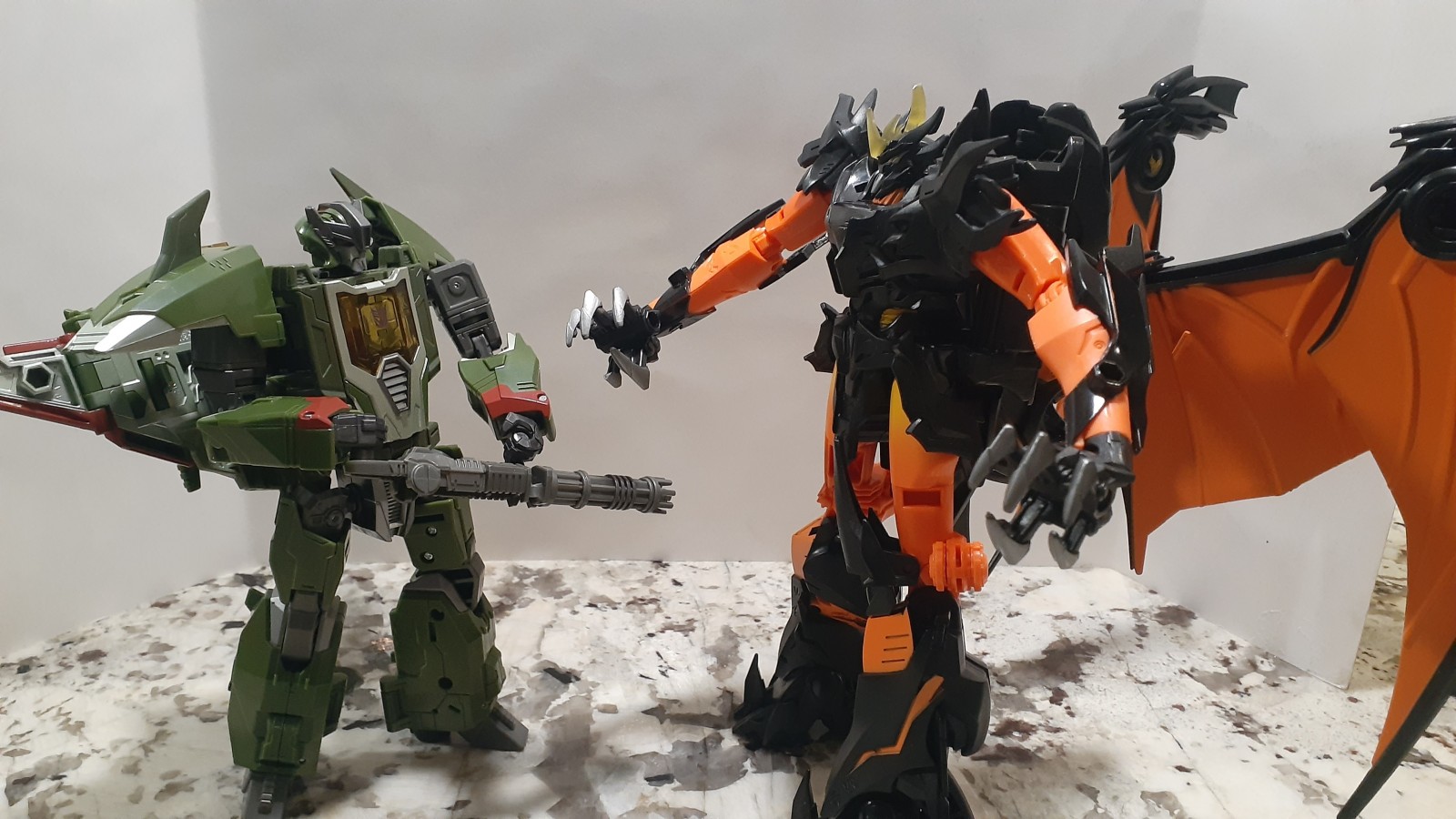 Transformers News: Video Review of Legacy Evolution Leader Skyquake with Comparisons to  Prime Figures