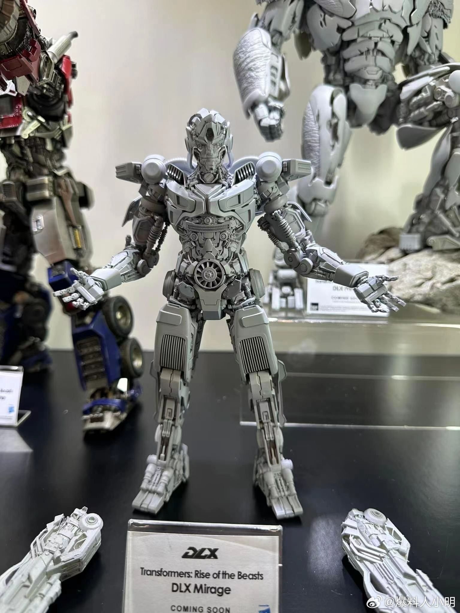 Transformers News: ThreeZero Reveals Gray Prototypes for DLX Scourge and Mirage