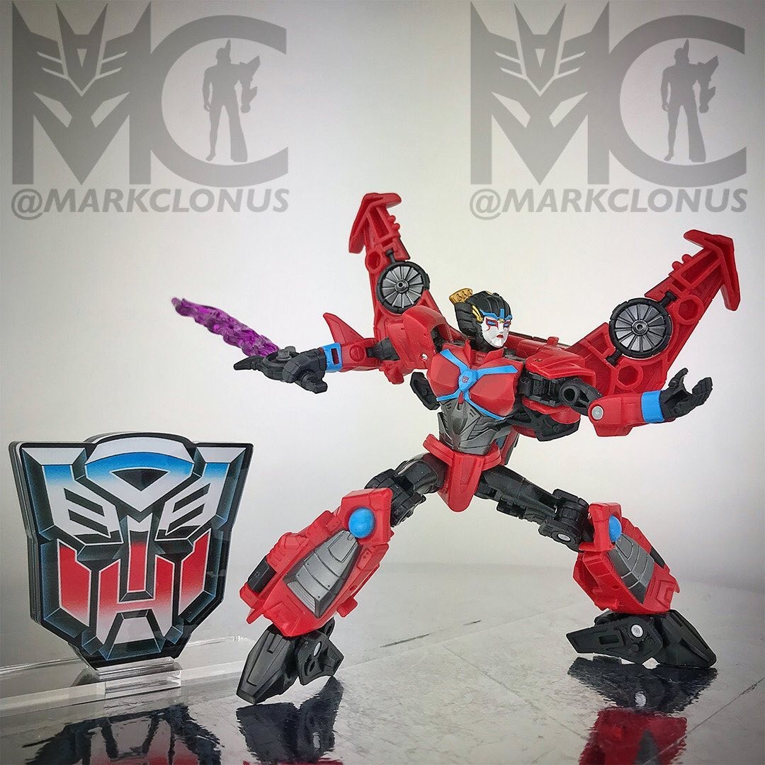 Transformers News: Transformers Legacy Designer Notes - Deluxe Class Windblade