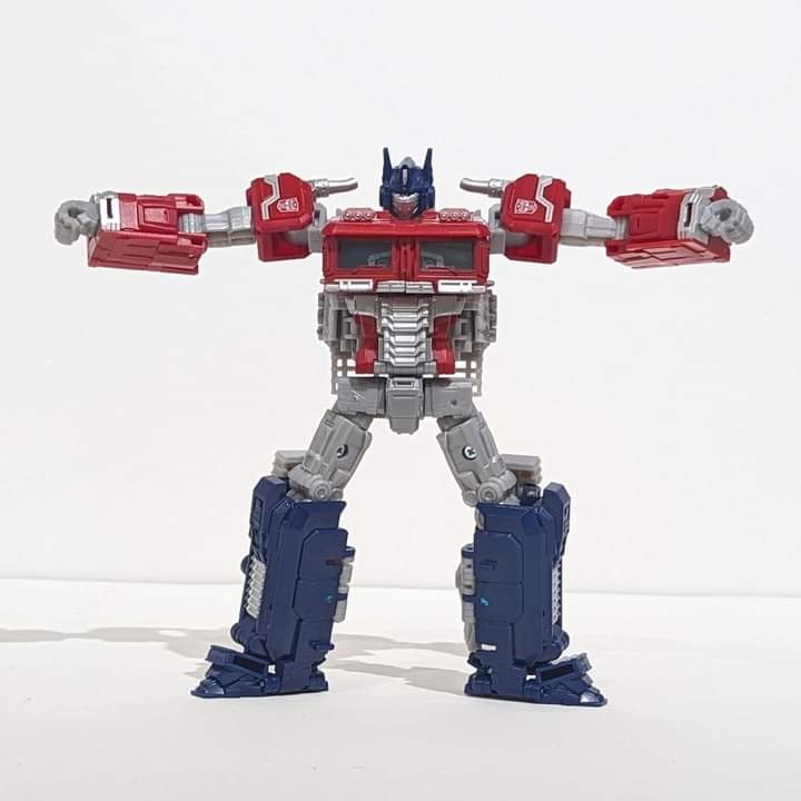 Transformers: Reactivate Soundwave vs. Optimus Prime Two-Pack